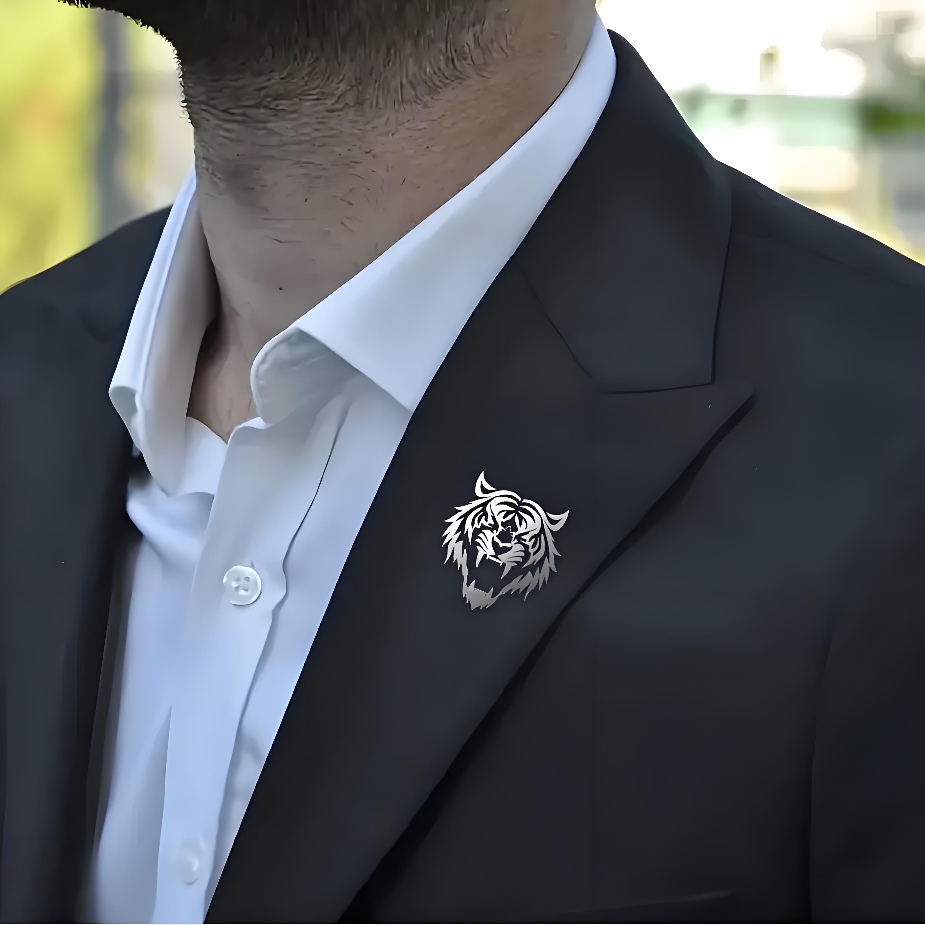 Tuxedo Lapel Pin - Heren roestvrijstalen tijgerkop reversspeld, holle ontwerpbroche,